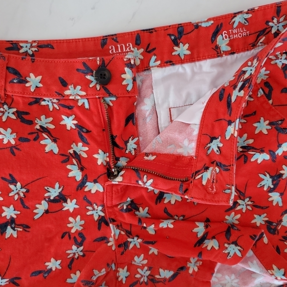 a.n.a. Floral Twill Shorts 6 Red Blue - Picture 2 of 9